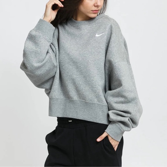 Nike Essential Women's Classic Gray Cropped Oversized Sweatshirt - Picture 1 of 3